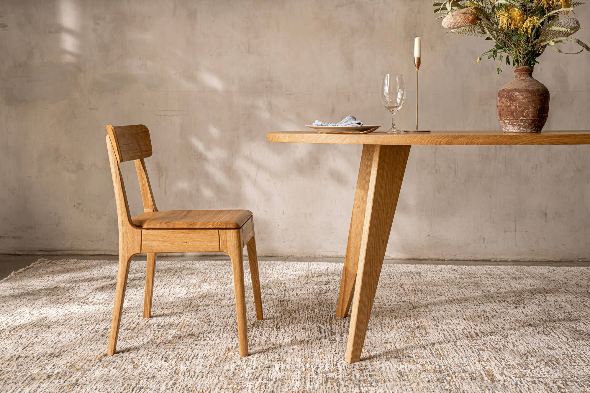 AMBER Oval | Dining Table