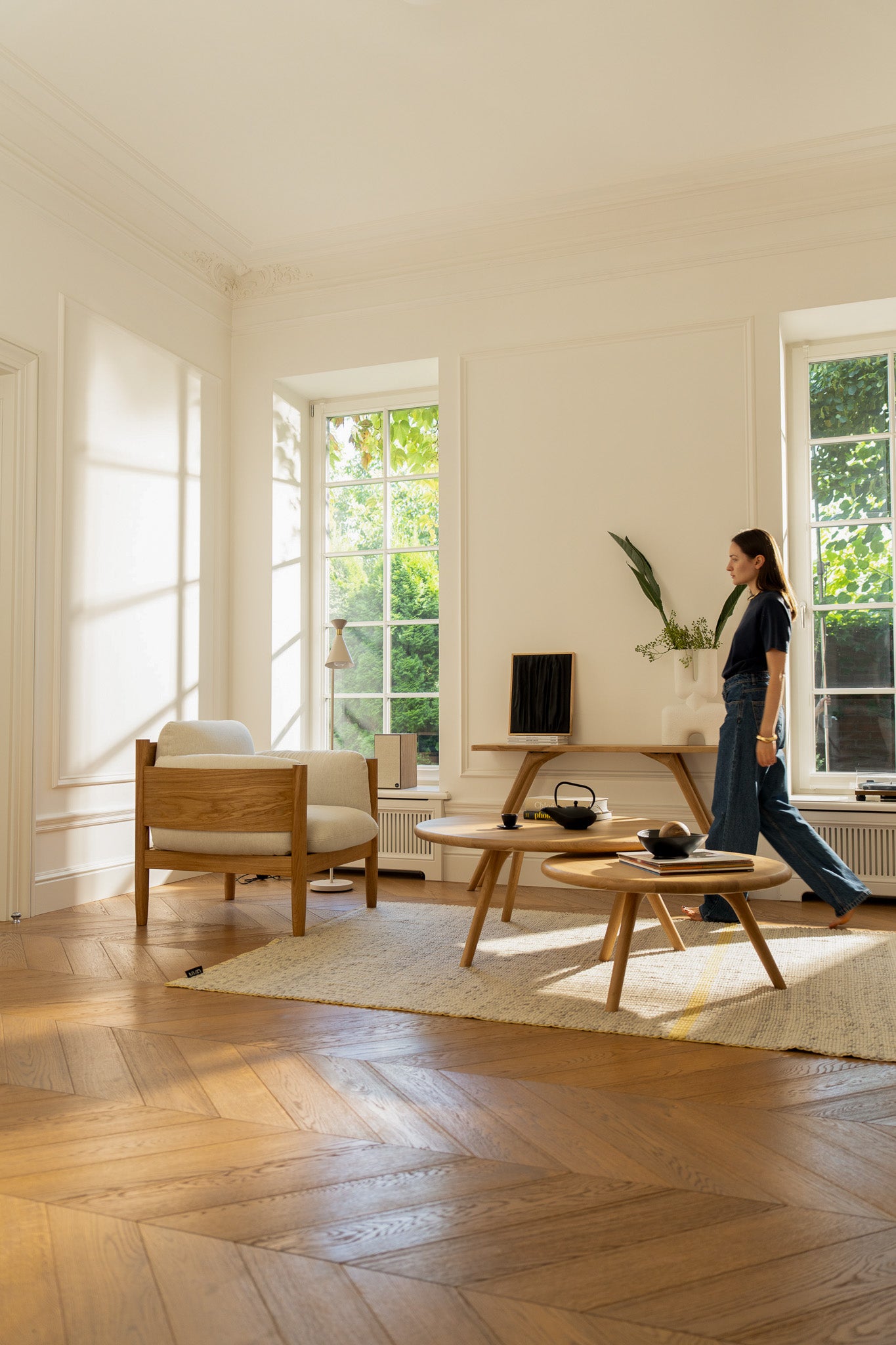 ARLEN | Round Coffee Table