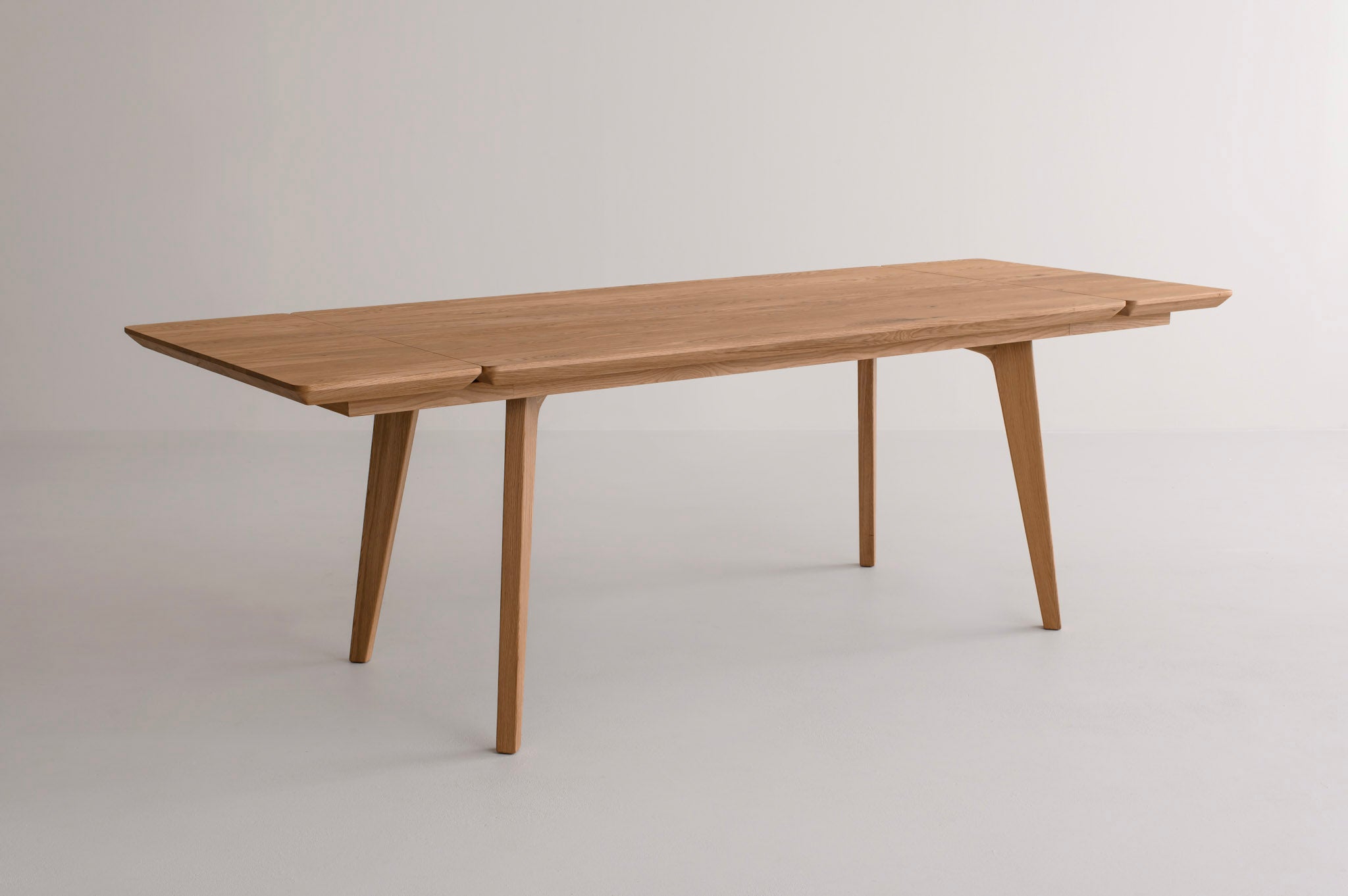 AMBER | Oak Extendable Dining Table