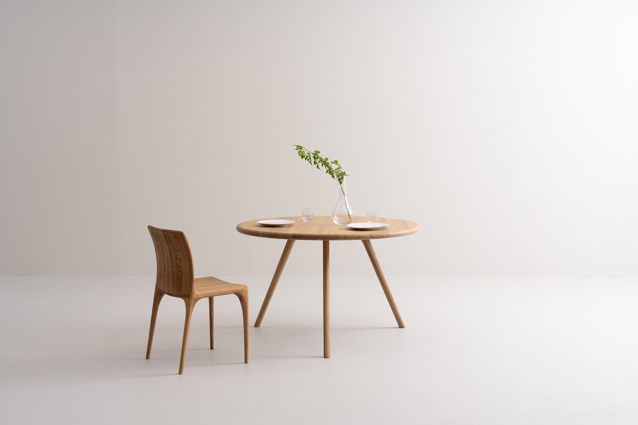 ARLEN Round Dining Tables image 2