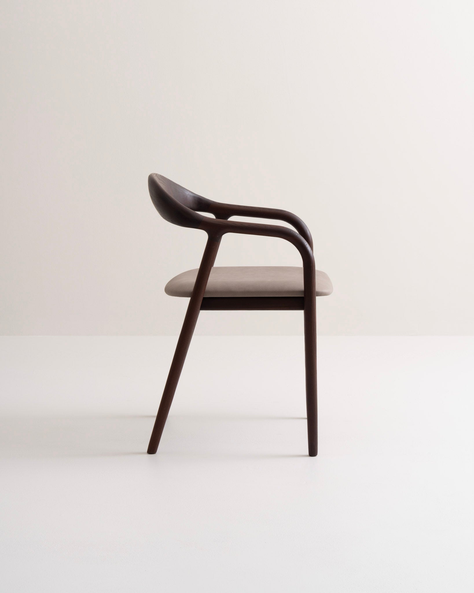 LELA S | Chair