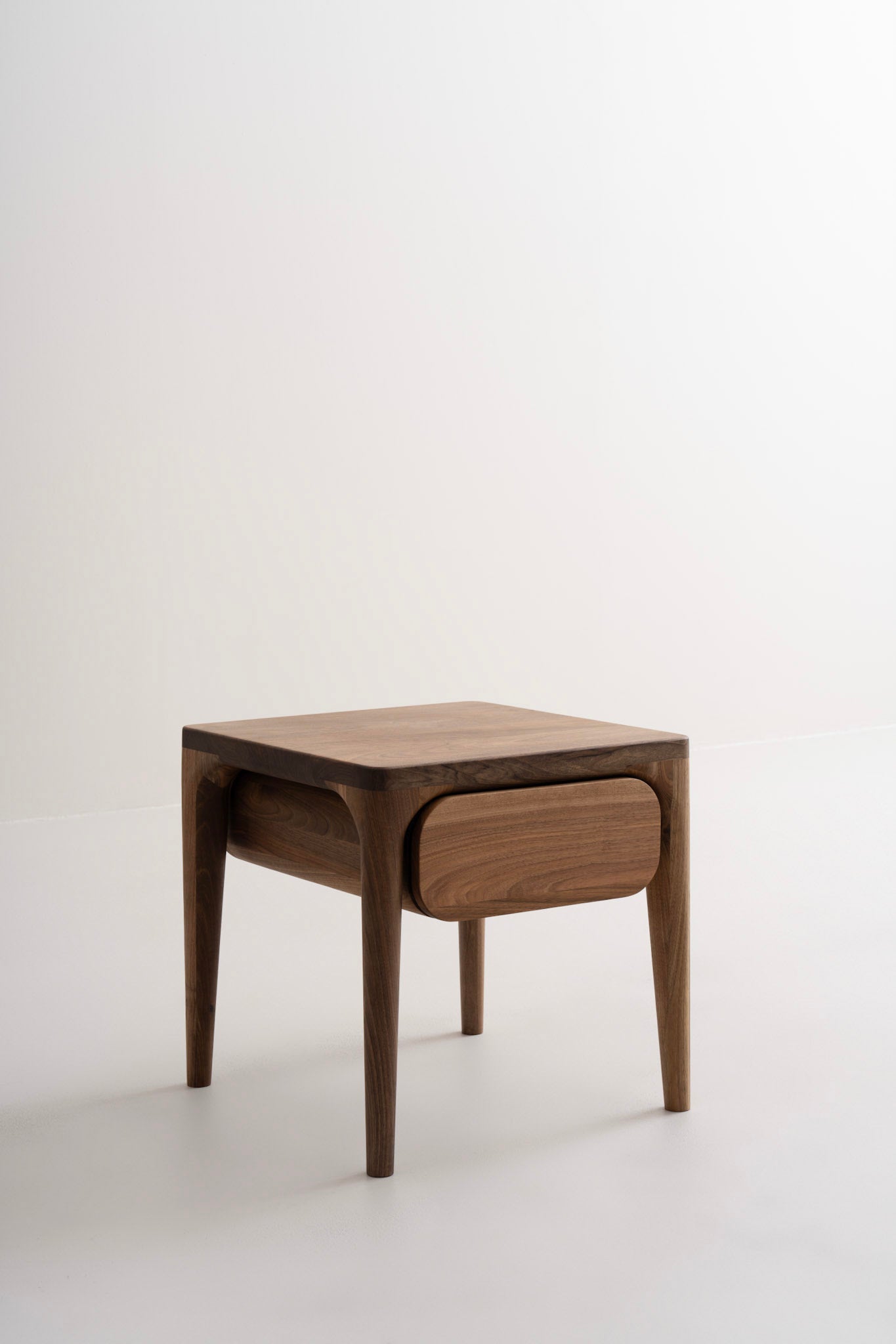 LÜNA | Side Table image 16