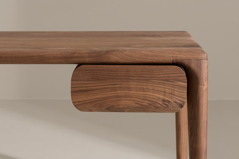 LUNA Desk