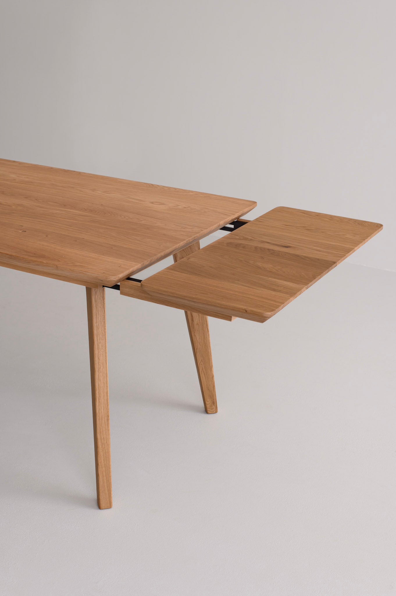 AMBER | Oak Extendable Dining Table