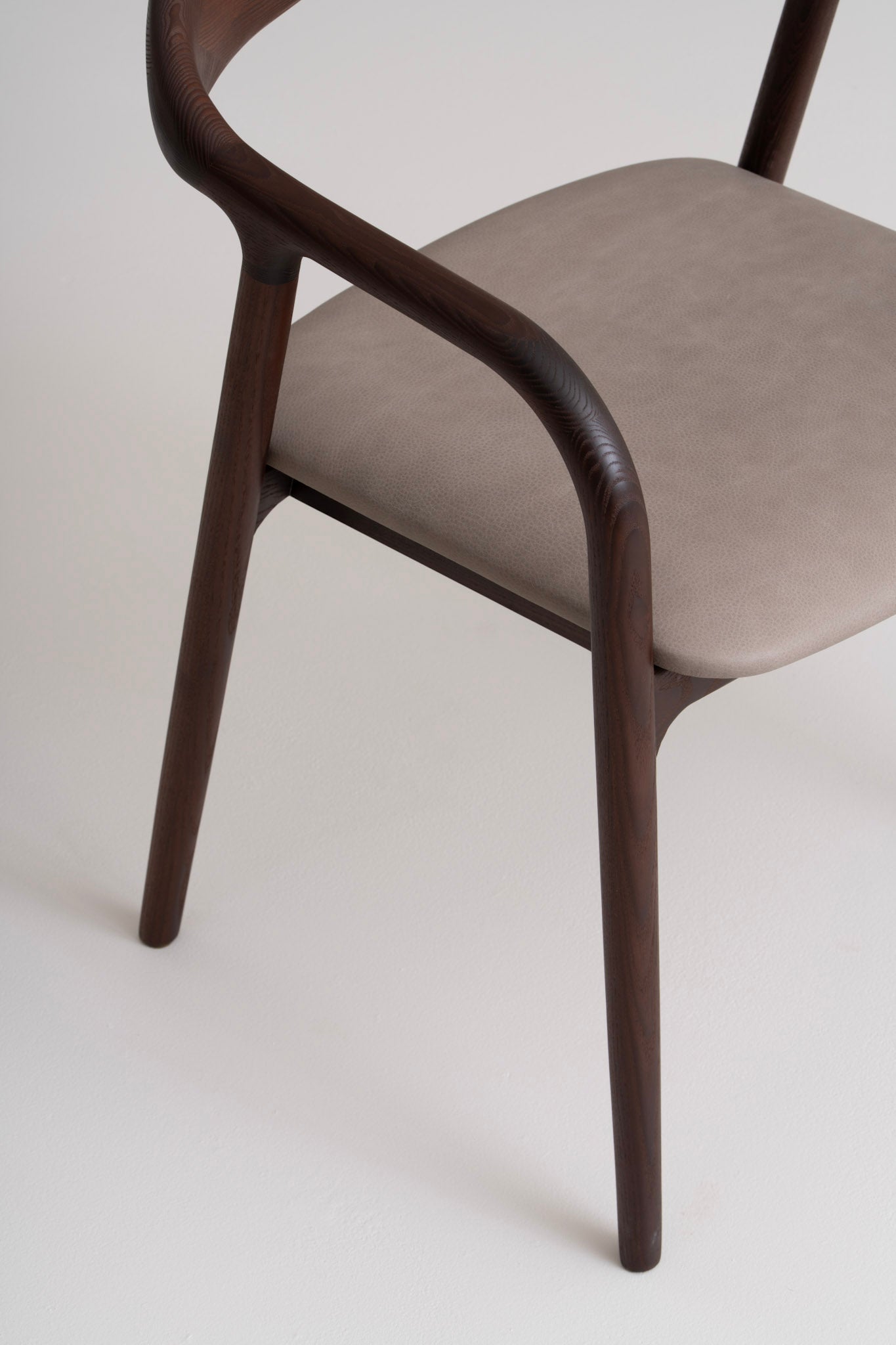 LELA S | Chair