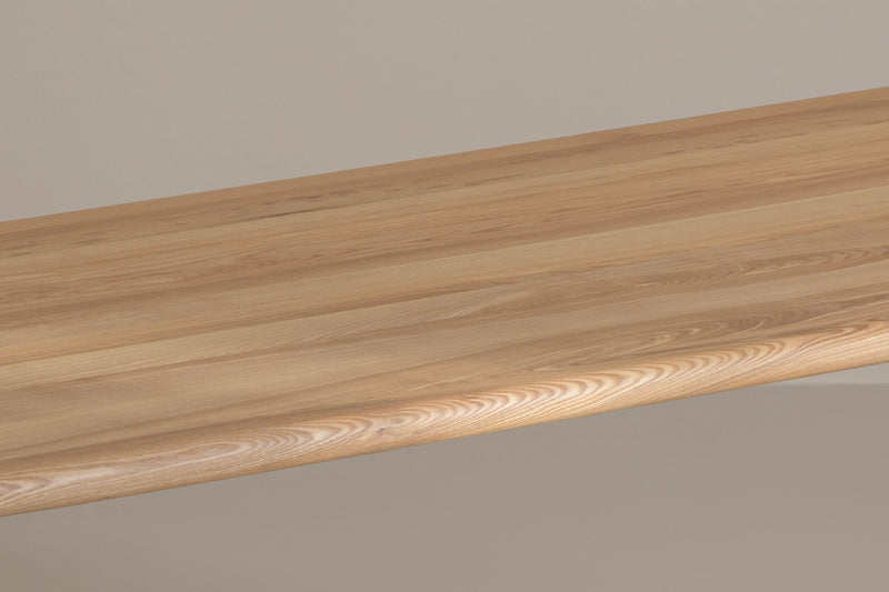 LÜNA Dining Table