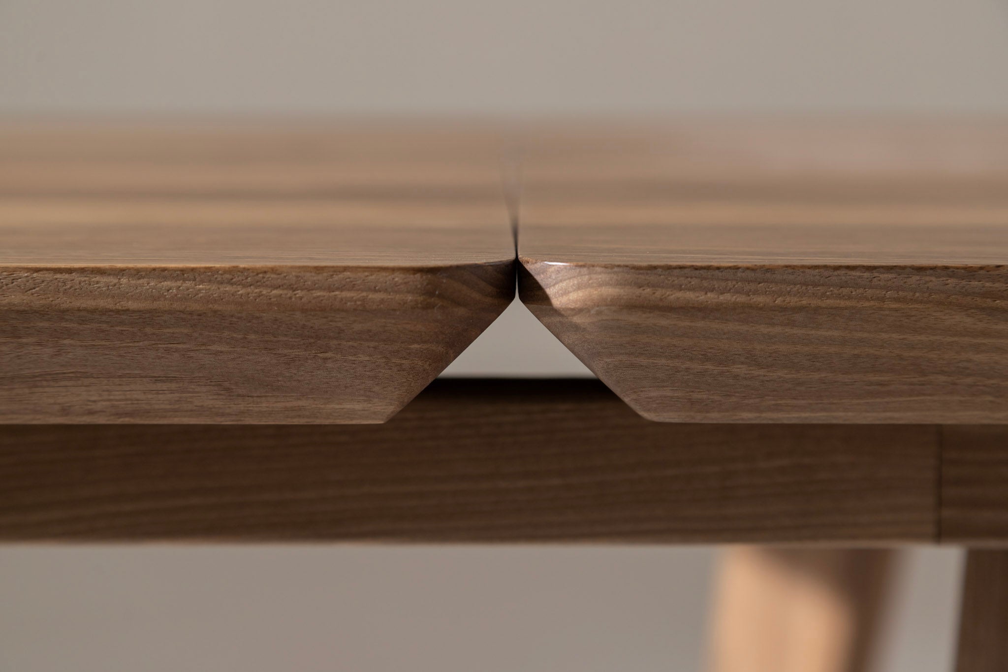 AMBER Walnut Extendable Dining Table