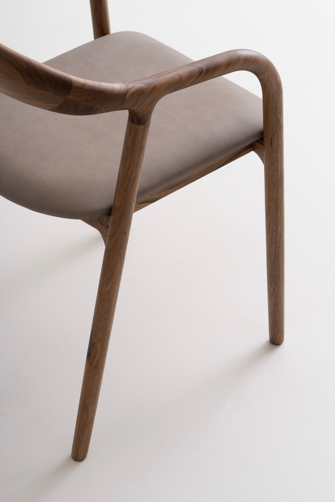 LELA S | Chair