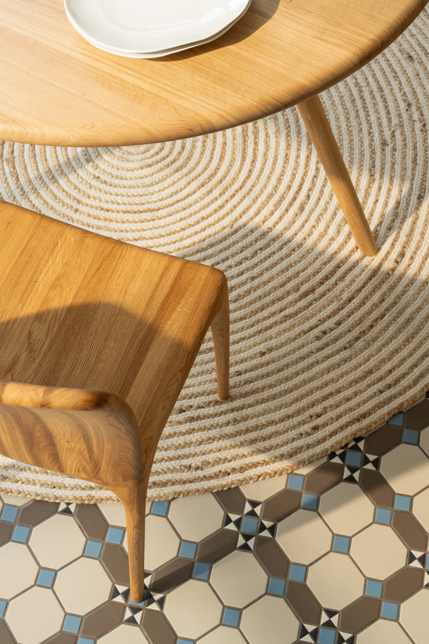 ARLEN Round Dining Tables image 9