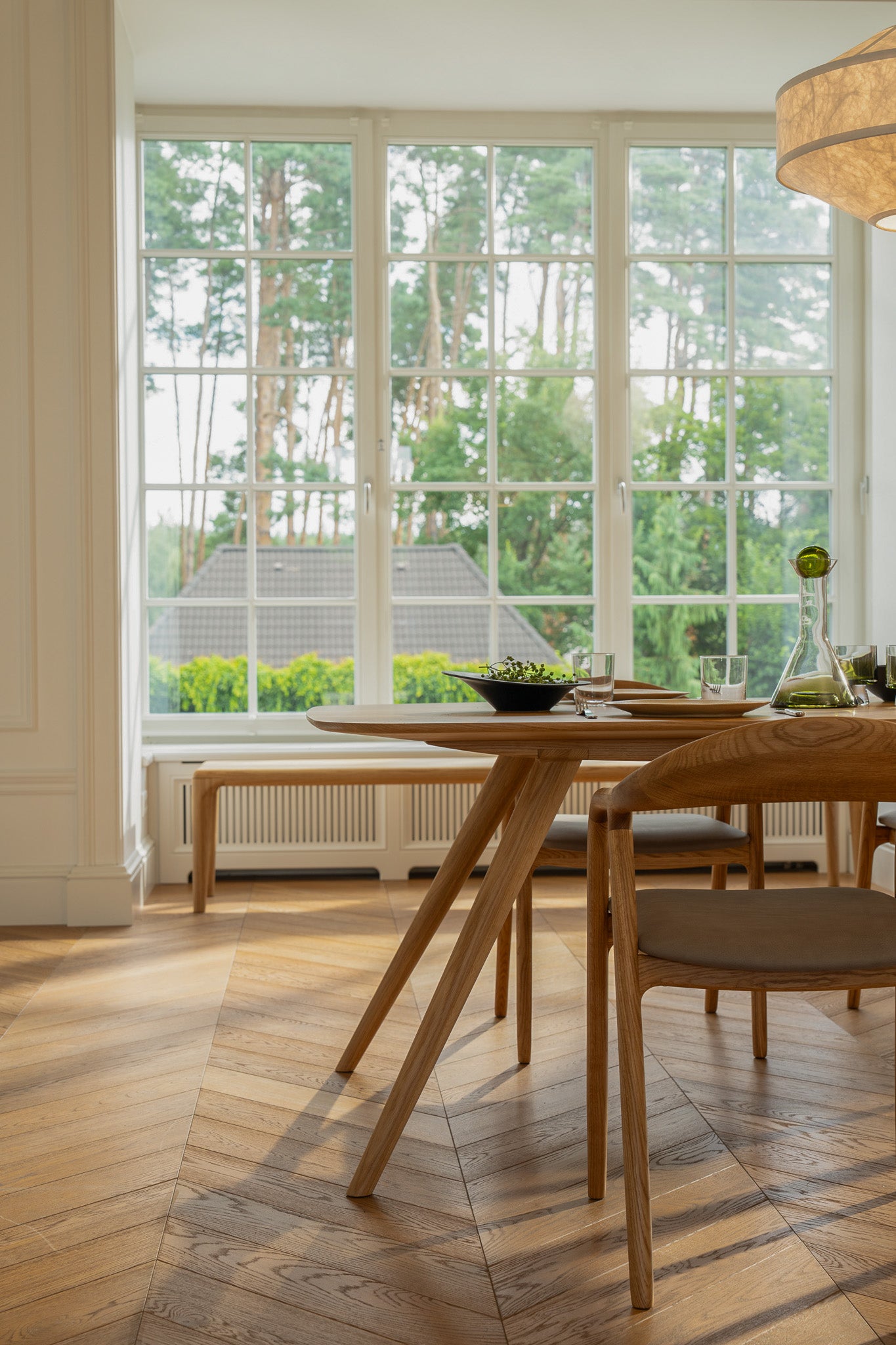 TAVI Dining Table image 14