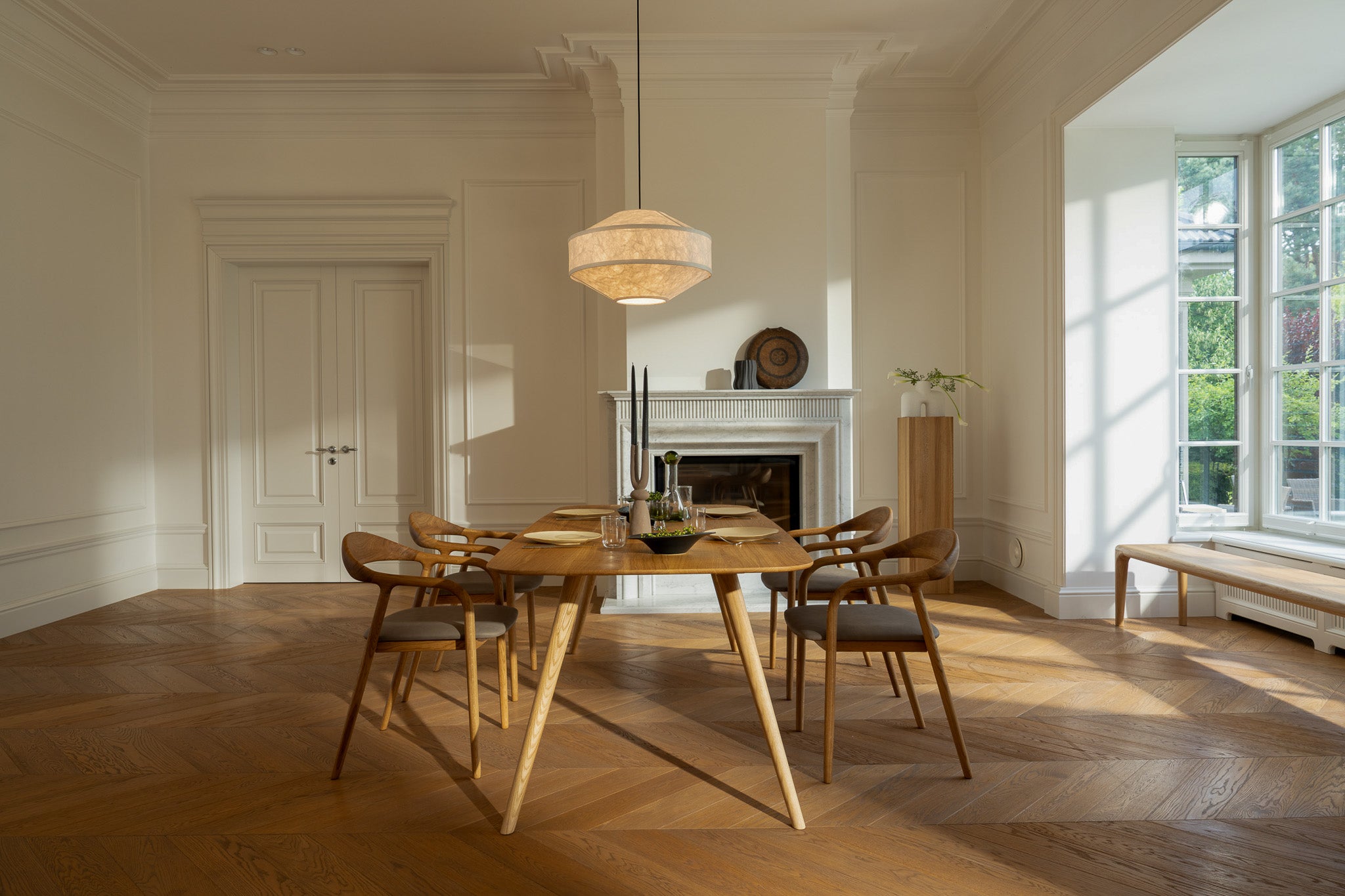TAVI Dining Table image 10