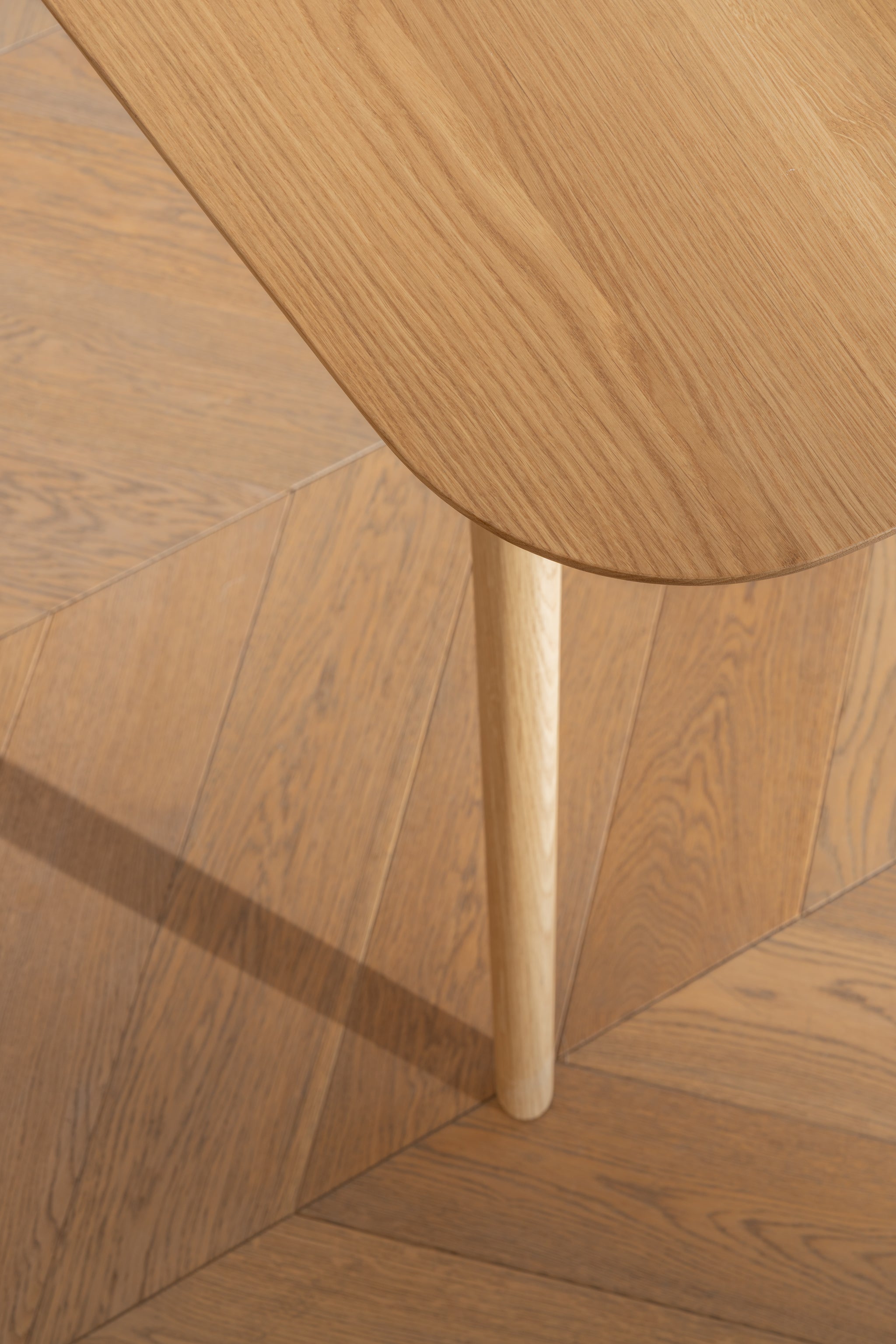 TAVI | Dining Table image 28