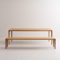 LÜNA S Dining Table