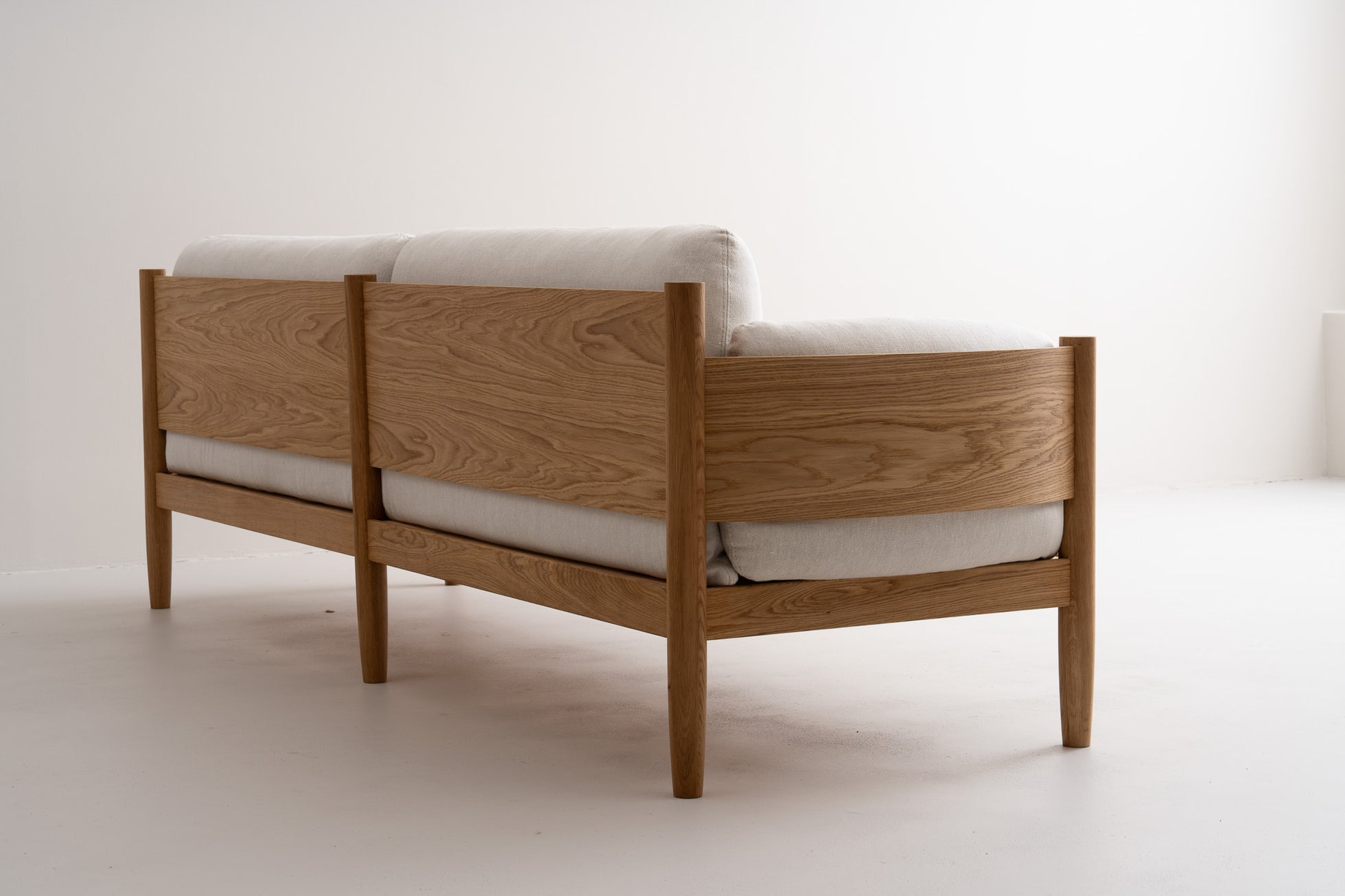 Balanced proportions for everyday comfort.