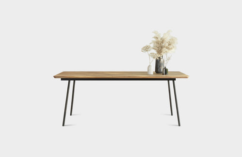 MARTA | Esstisch aus Nussbaum image 1